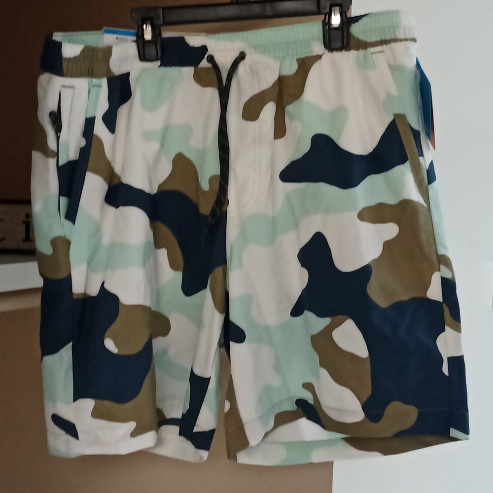 Brand new pair of Columbia camouflage shorts